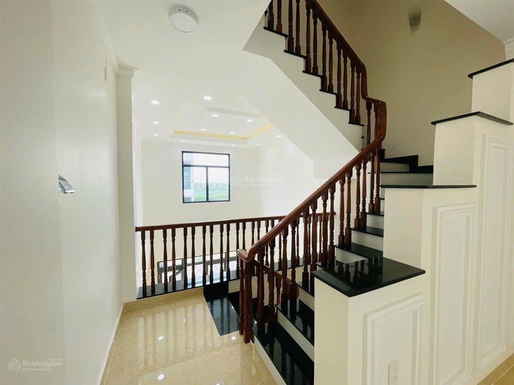 8,2 tỷ tl nhà đẹp mới 100 % duy nhất 1 căn hướng đông nam mát mẻ. hiệp bình phước thủ đức đường 9m