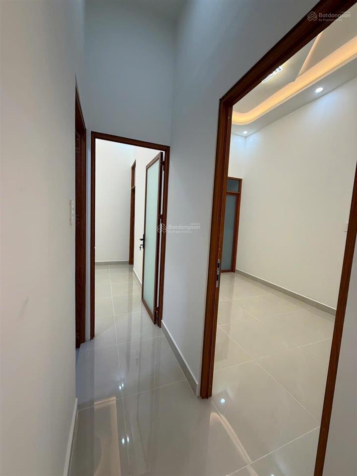 2 tỷ 180 triệu cg  bán nhà mới hẻm .. đường 46 f. hiệp bình .đối diện gigamall ngang 5 dài 10