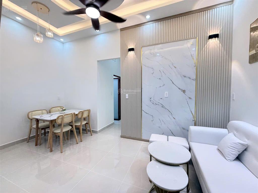 2 tỷ 180 triệu cg  bán nhà mới hẻm .. đường 46 f. hiệp bình .đối diện gigamall ngang 5 dài 10
