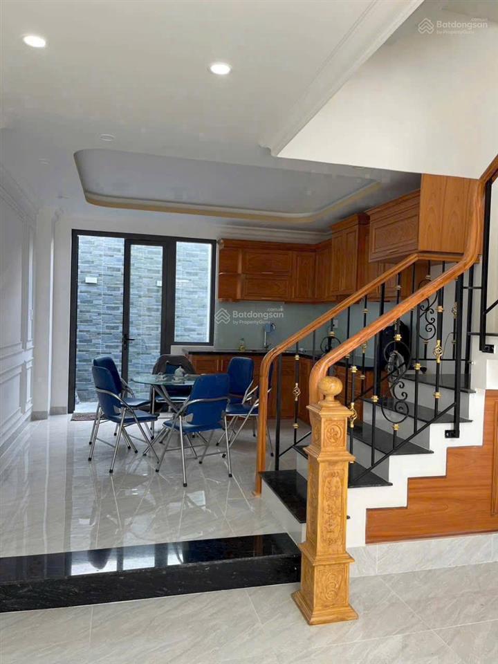 9,5 tỷ nhà 5t mới 100% thang máy phường hiệp bình chánh phạm văn đồng 51 m2 ngang 4,8m, hướng đông