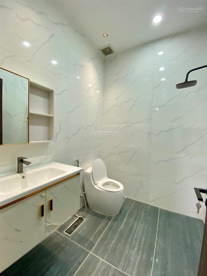 9 tỷ nhà mới 100% full nội thất dt 100m2, ngang 6m, xe hơi đậu 13 hiệp bình phước 5 phòng ngủ