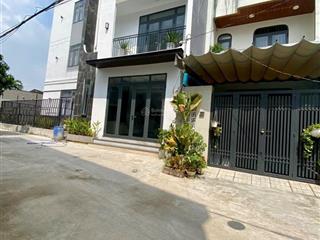 9 tỷ nhà mới 100% full nội thất dt 100m2, ngang 6m, xe hơi đậu 13 hiệp bình phước 5 phòng ngủ