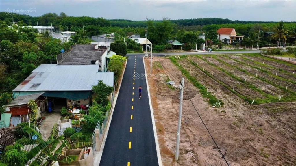 Bán gấp đất nền 5,3 tỷ, 2500m2 có sẵn 300m2 đất ở tại minh thạnh, dầu tiếng, bình dương