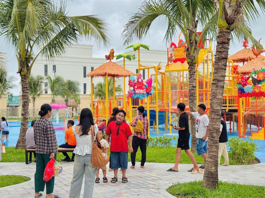 Cực sốc tặng ngay 300tr  căn tn19  xx tại vinhomes hậu nghĩa  giả chỉ 5 tỷ