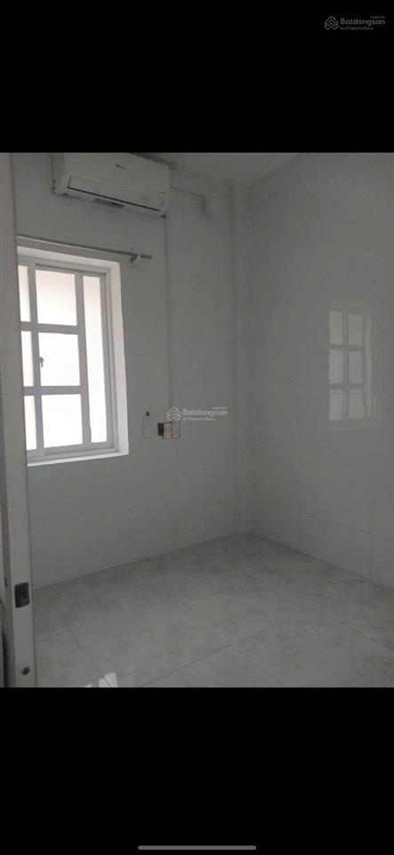 Phòng lầu 4 thang bo giá rẻ không nội thất, bình thạnh, tp. hcm