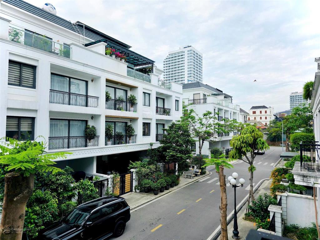 Cần tiền bán biệt thự song lập pearl villas hạ long