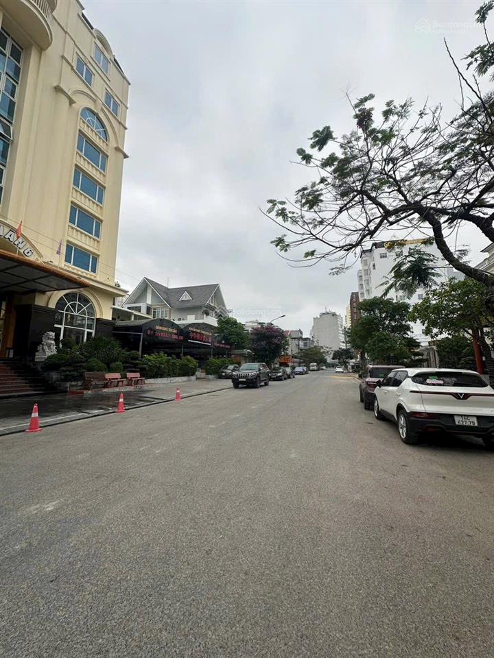 Bán đất biệt thự trung tâm bãi cháy vị trí sát biển