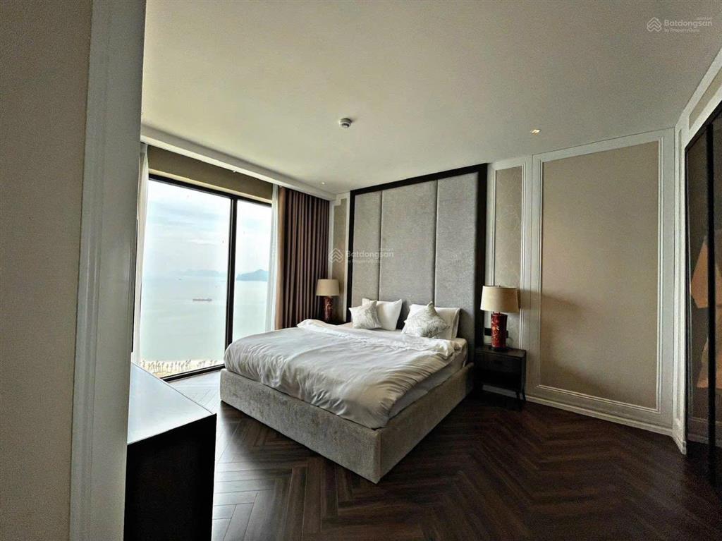 Bán căn duplex 2 tầng mặt biển hạ long