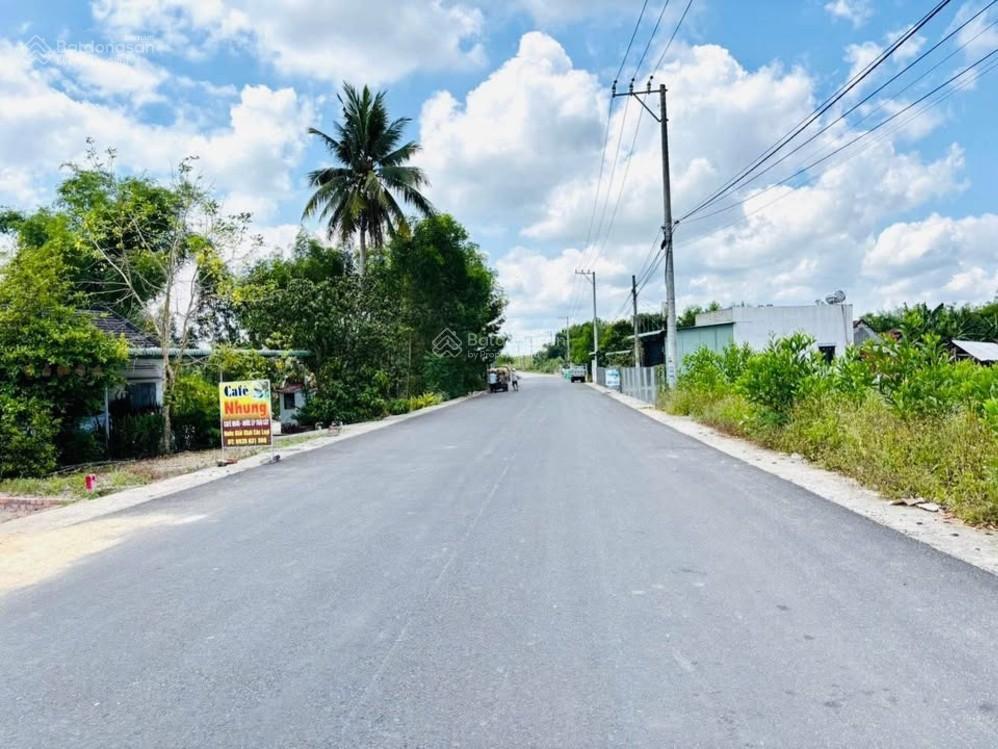 Lô đất mặt tiền đường nhựa 10.5m  gần quốc lộ 1a  giá chỉ 1ty090
