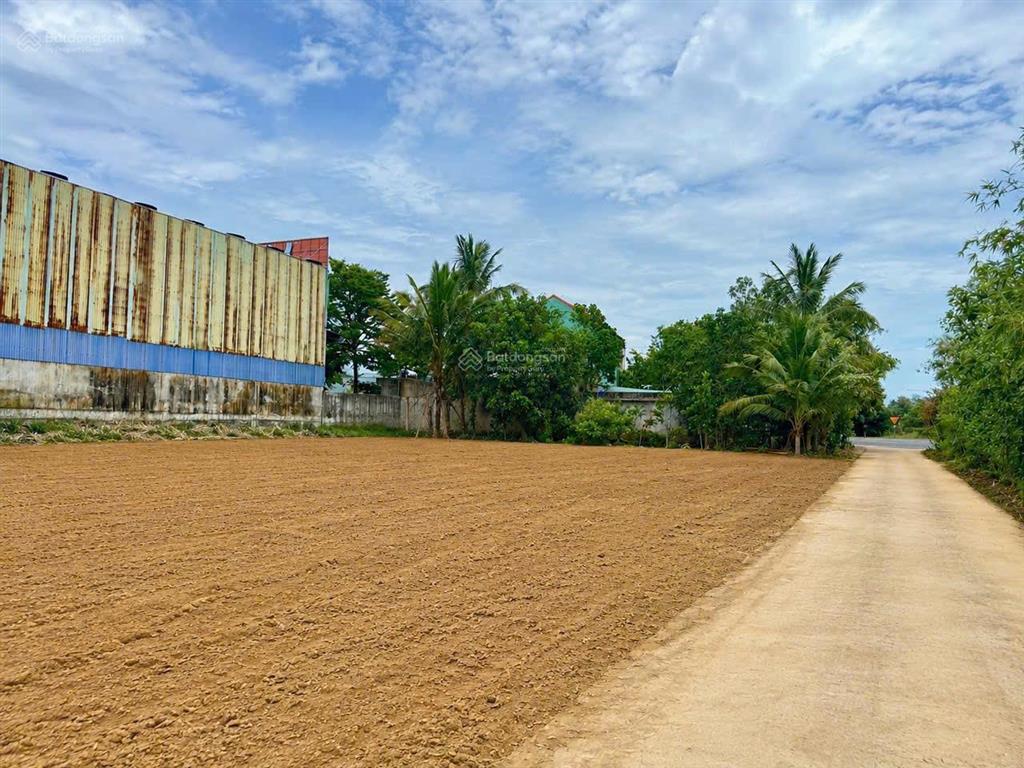 Chỉ 890 triệu  sở hữu ngay lô đất cách đường chính chỉ 20m  sẵn sổ