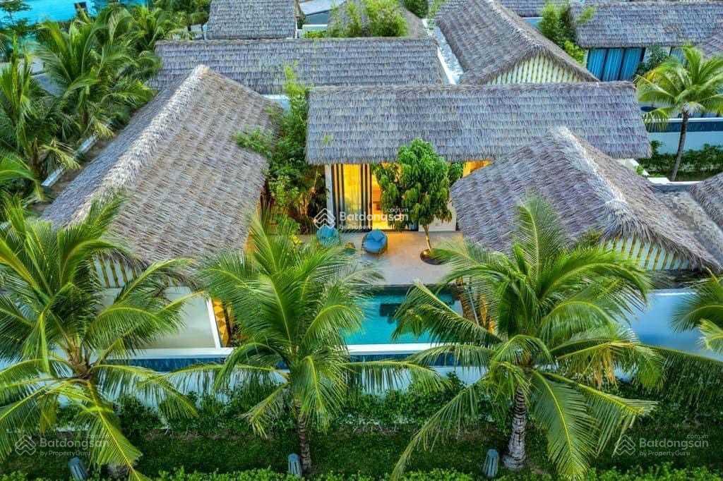 Cần tiền bán gấp căn to view biển biệt thự bãi kem phú quốc. giá tốt lợi nhuận ổn định