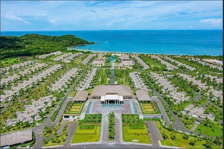 Cần tiền bán gấp căn to view biển biệt thự bãi kem phú quốc. giá tốt lợi nhuận ổn định