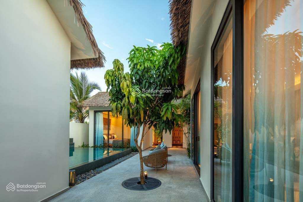 Cần tiền bán gấp căn to view biển biệt thự bãi kem phú quốc. giá tốt lợi nhuận ổn định