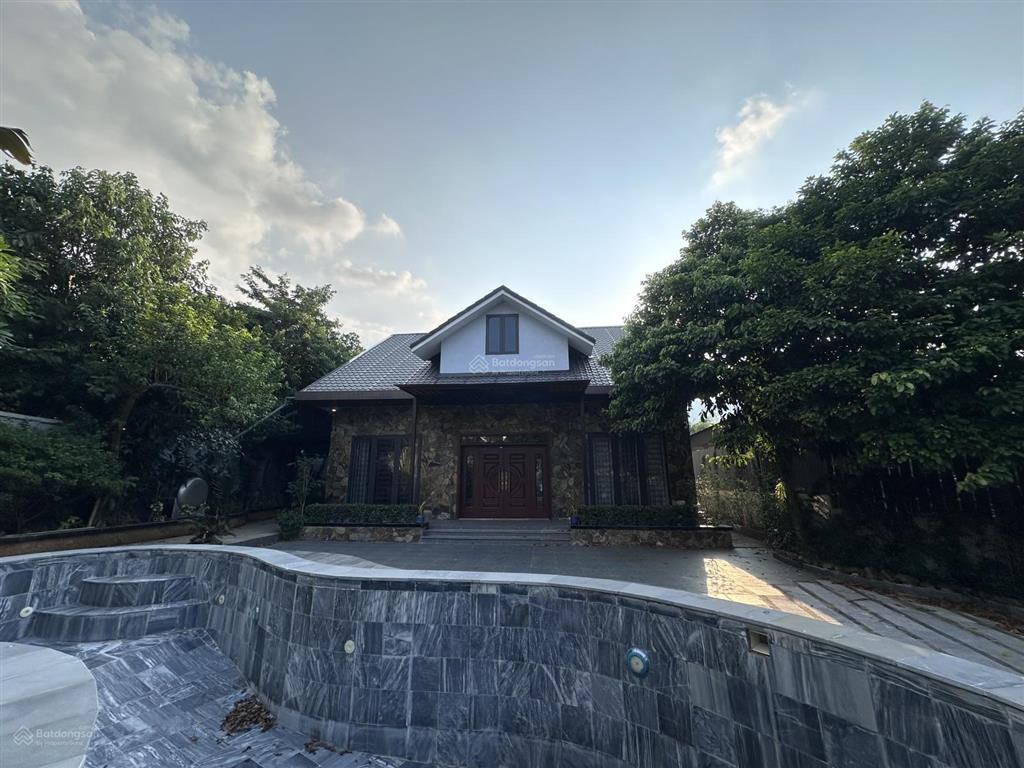 Cắt lỗ villa ba vì 613,8m2 5 phòng ngủ bể bơi sân vườn view núi