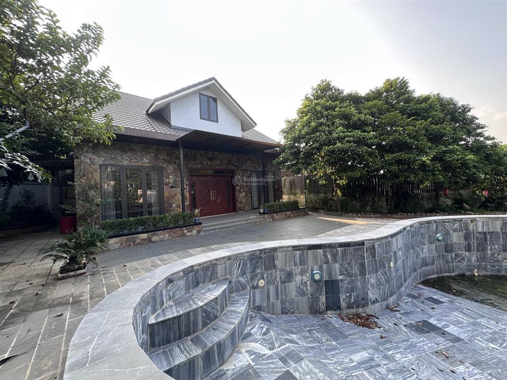 Cắt lỗ villa ba vì 613,8m2 5 phòng ngủ bể bơi sân vườn view núi