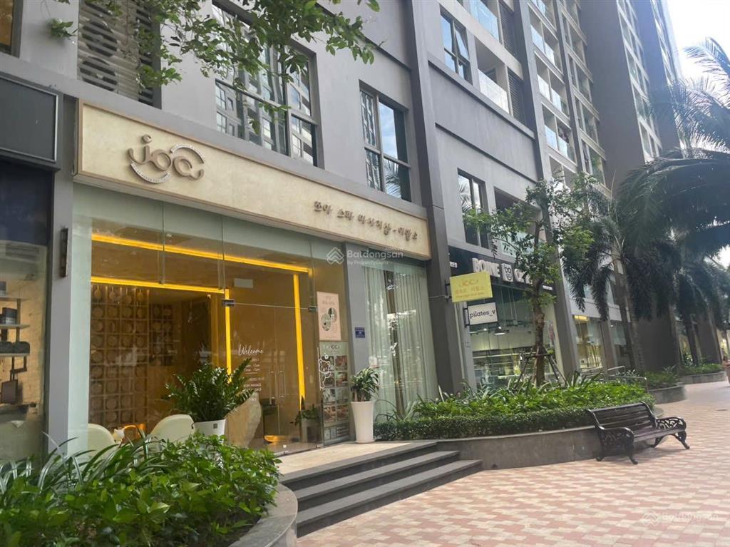 Chuyên giỏ hàng bán shophouse vinhomes central park giá tốt.  0932 662 *** nguyên