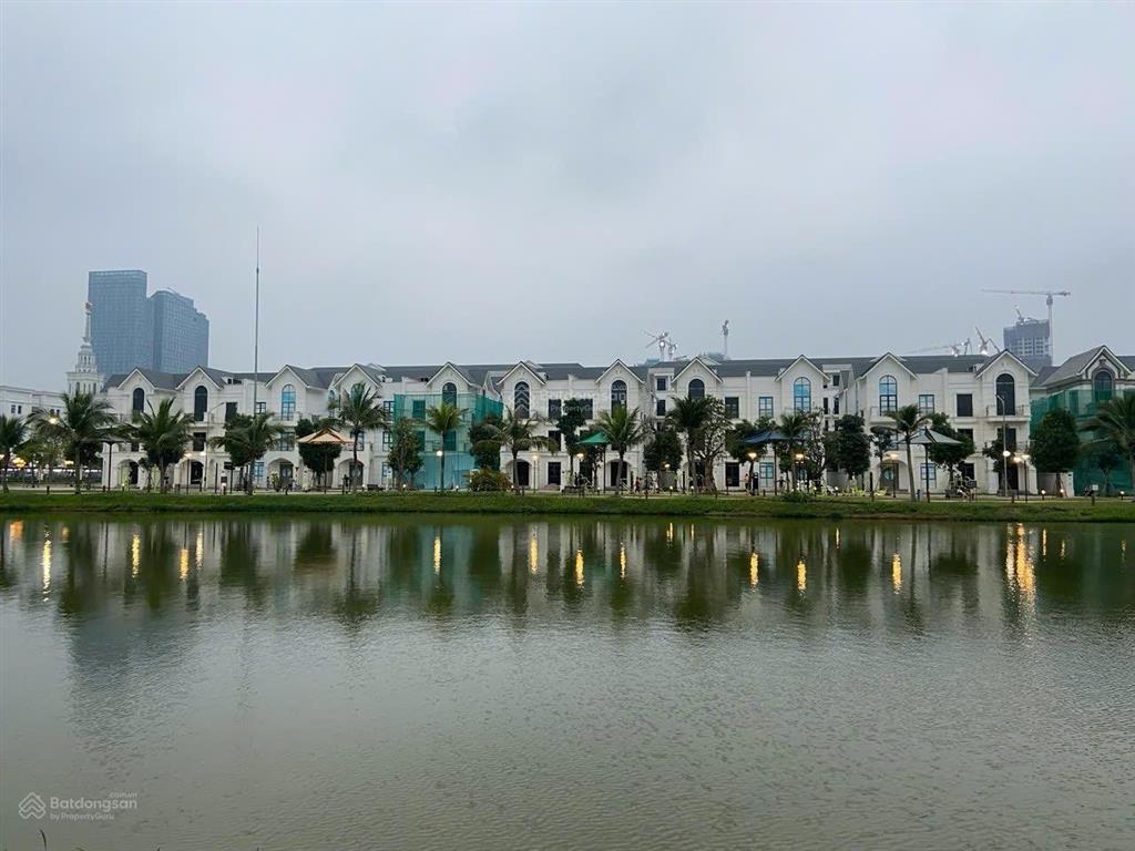 Biệt thự song lập mặt hồ hướng đông nam duy nhất ocp gia lâm bán  xem nhà 0981 783 ***