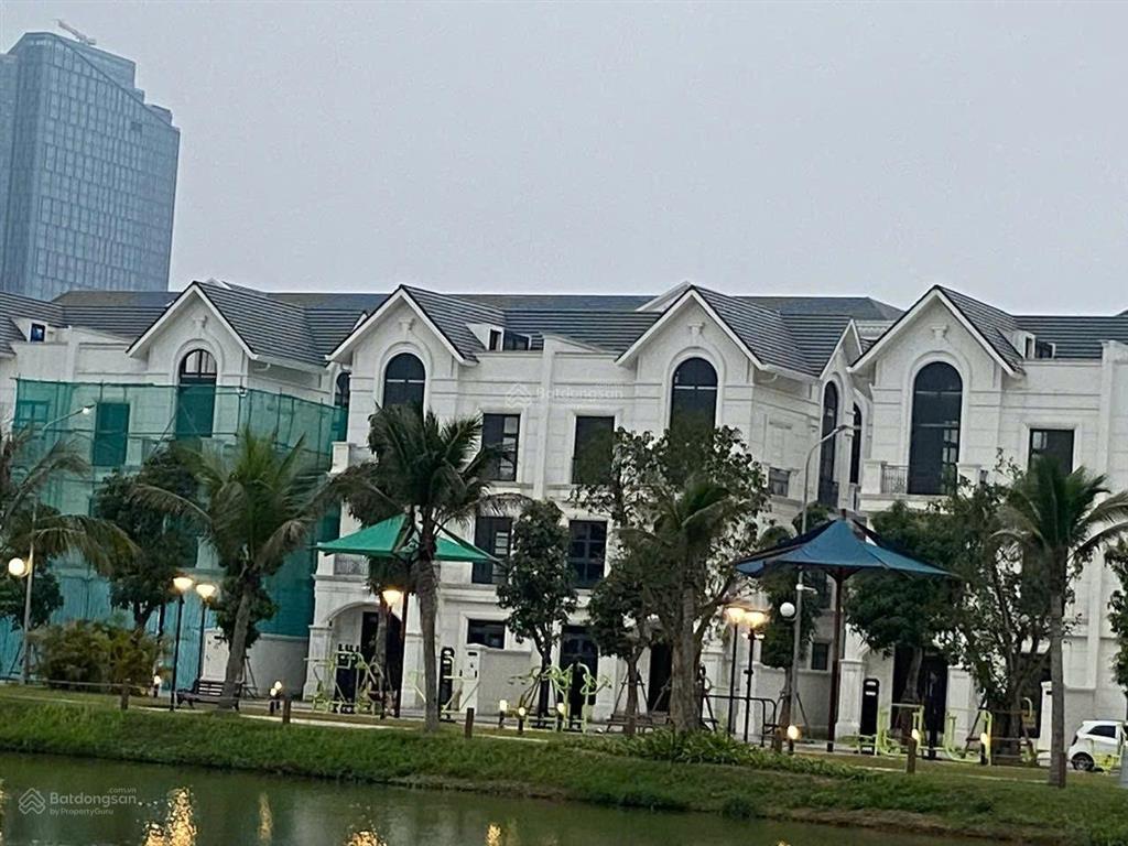 Biệt thự song lập mặt hồ hướng đông nam duy nhất ocp gia lâm bán  xem nhà 0981 783 ***
