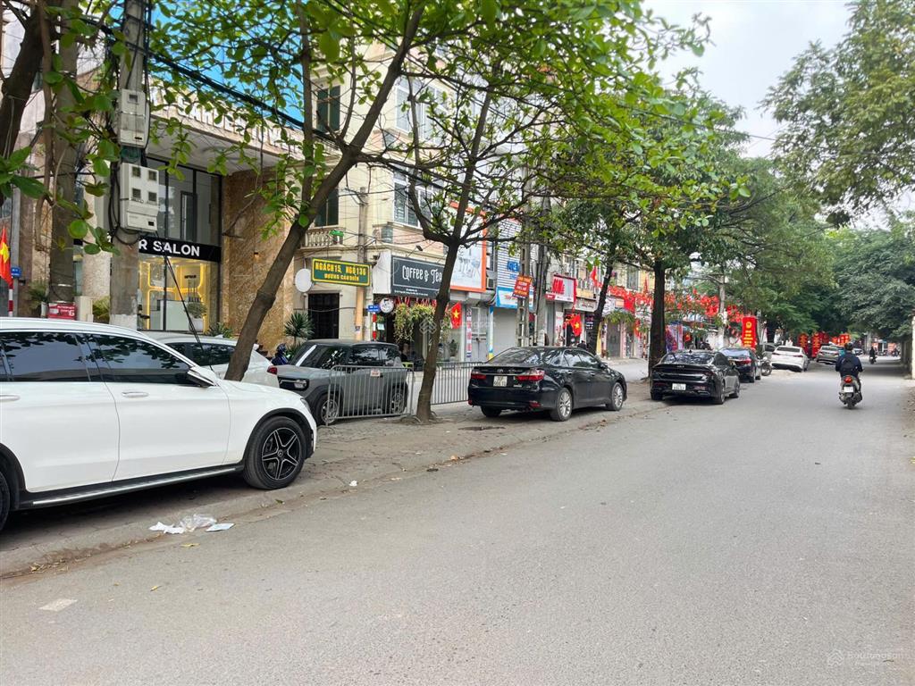 Bán nhà kinh doanh vip, phố cầu diễn  đường rộng, thông thoáng  ô tô chạy vù vù