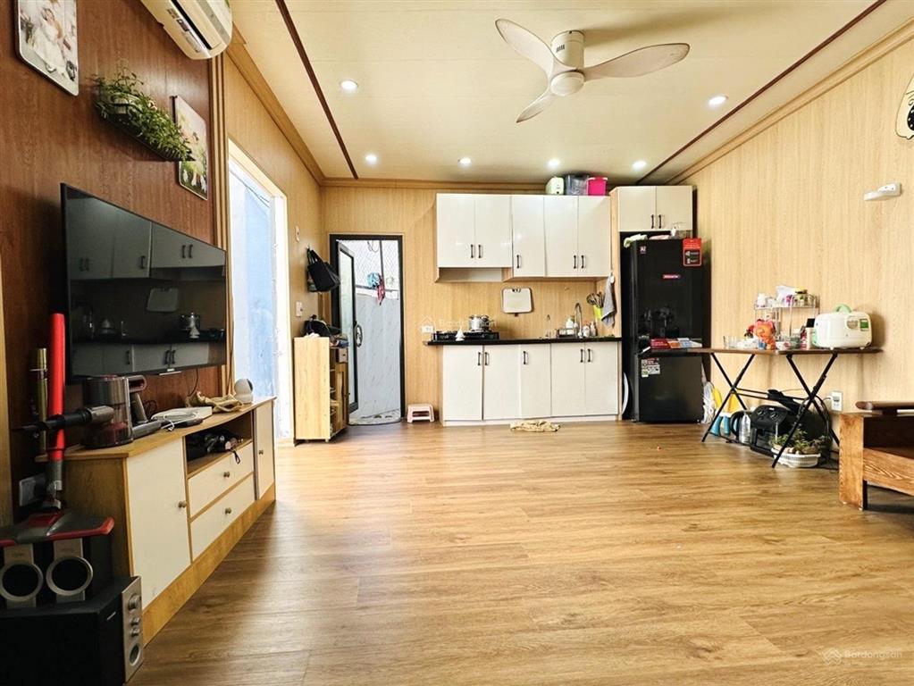 Chủ cần bán gấp nhà di trạch 5.98 tỷ  lô góc 41m2  không quy hoạch  cách 1 nhà ra ô tô