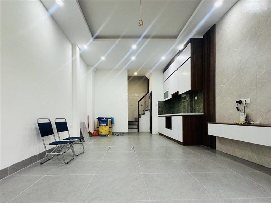 Bán nhà ở kim hoàng  35m2 x 6 tầng  thang máy vi vu  nhà mới tinh  ở ngay  nhiều tiện ích