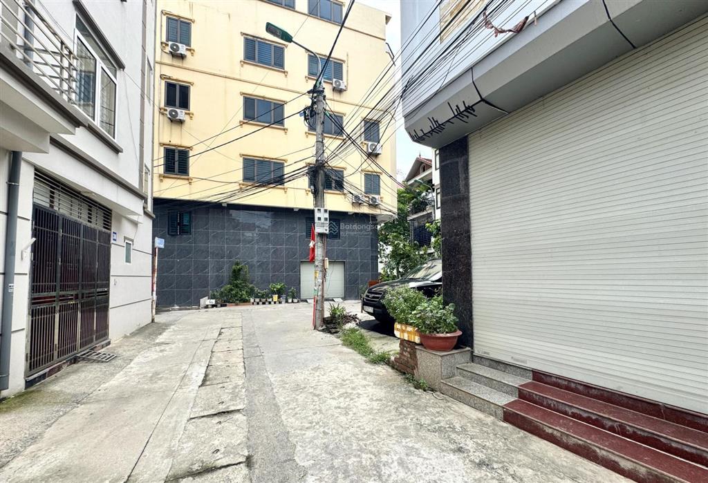 Bán nhà ở văn minh  phân lô  bmw ngủ trong nhà  đường thông  kinh doanh  hàng xóm hinode