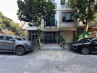 Phân lô tu hoàng  ô tô tránh và đỗ  kinh doanh, vỉa hè  thang máy vi vu  nội thất sang trọng