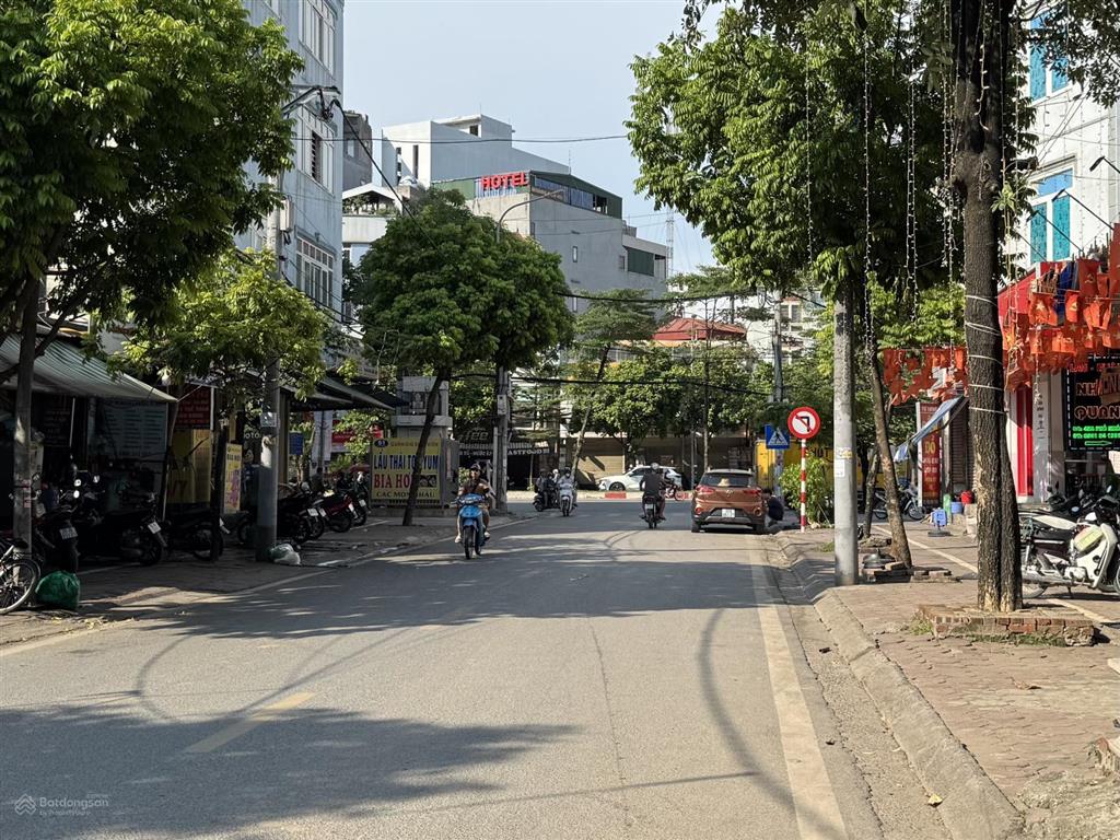 Bán nhà phân lô tu hoàng  ô tô tránh và đỗ  kinh doanh, vỉa hè  thang máy vi vu  ở ngay