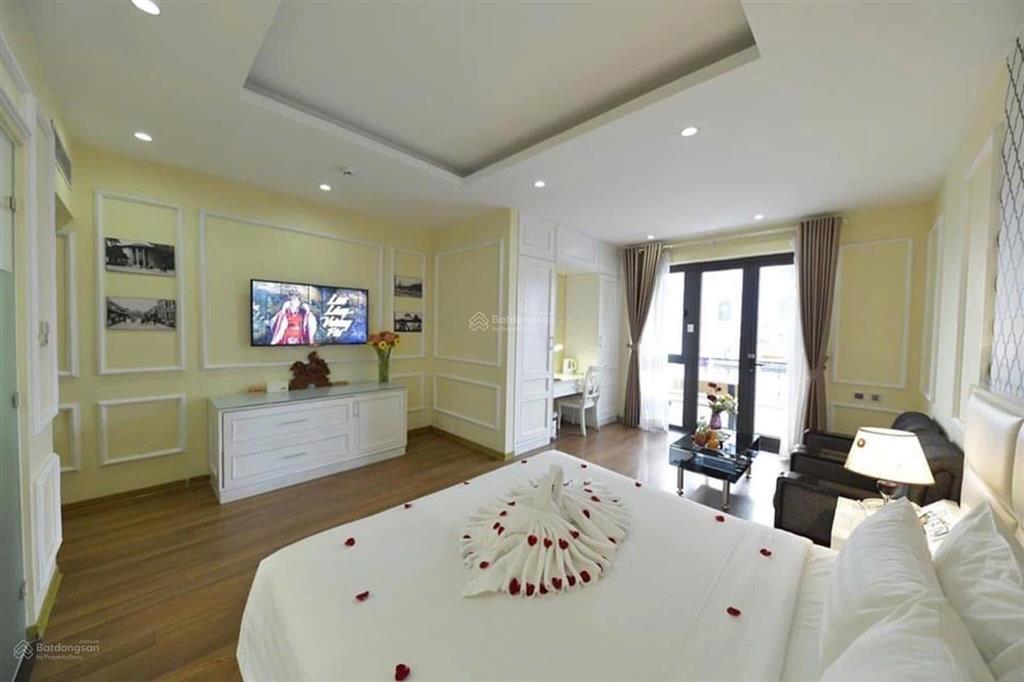 Duy nhất 1 căn mặt phố cổ hàng dầu cầu gỗ tòa nhà diện tích 170m, 8 tầng,mặt tiền 8,5m,full thổ cư