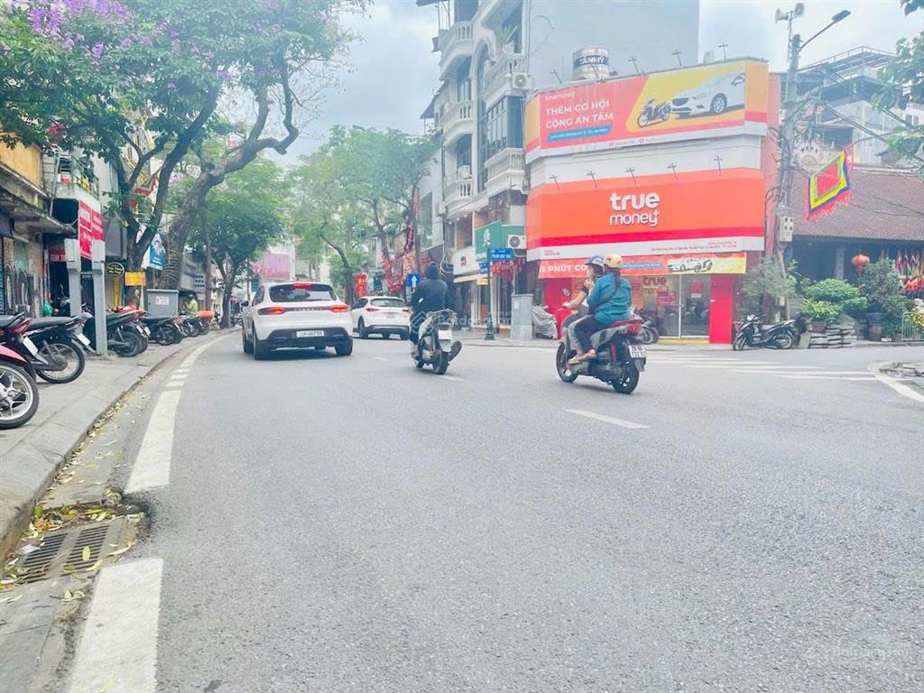 Vị trí kim cương lô góc mặt phố quán thánh  ba đình, 50m2, mt 6m, 50 tỷ, dòng tiền 400 triệu/năm
