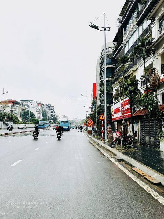 Bán tòa nhà mặt phố tây hồ  120m², 8 tầng, mặt tiền 6.2m, view hồ tây triệu đô