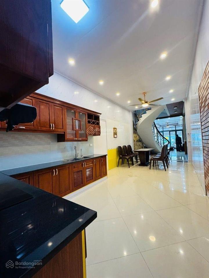 Nhà đẹp dân xây phố đức giang 78m2 4t 17 tỷ hơn,ô tô ra vào dễ dàng, gần bình minh garden