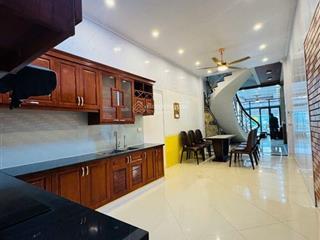 Nhà đẹp dân xây phố đức giang 78m2 4t 17 tỷ hơn,ô tô ra vào dễ dàng, gần bình minh garden