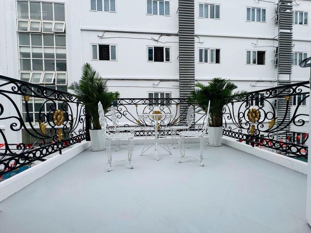 Nhà đẹp dân xây phố đức giang 78m2 4t 17 tỷ hơn,ô tô ra vào dễ dàng, gần bình minh garden