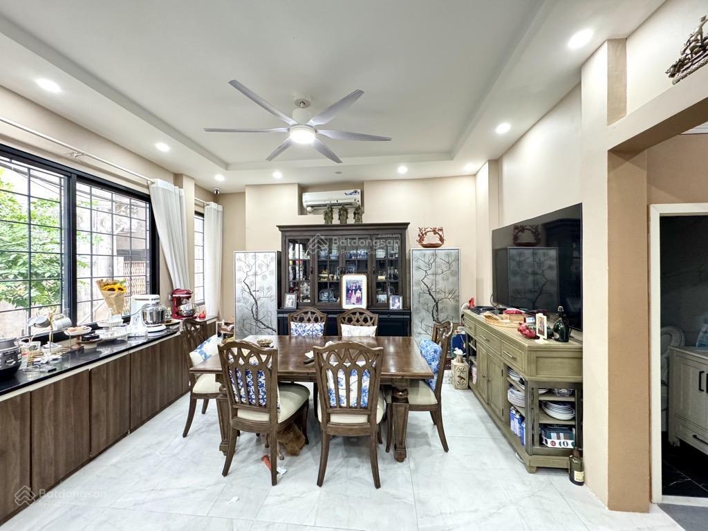 Bán nhà phố ngọc thụy, 115m2  5t  nội thất sang xịn, sống đẳng cấp hoặc mở nhà hàng, 20 tỷ