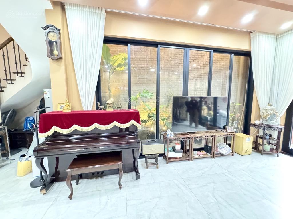 Bán nhà phố ngọc thụy, 115m2  5t  nội thất sang xịn, sống đẳng cấp hoặc mở nhà hàng, 20 tỷ