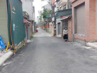 Gần mặt phố nguyễn lam, lô đất đẹp gần 100m2, ô tô thông, tương lai sát đường lớn qh, tiện ích