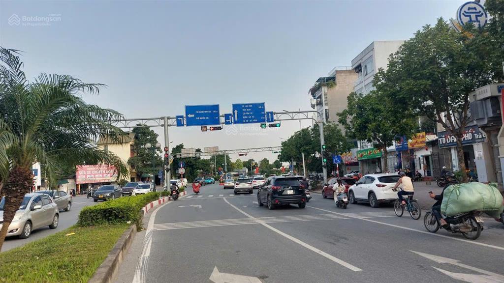 Bán đất phố bồ đề, 90m2  mặt tiền rộng, sổ vuông, ô tô thông, tăng giá khi xong cầu trần hưng đạo