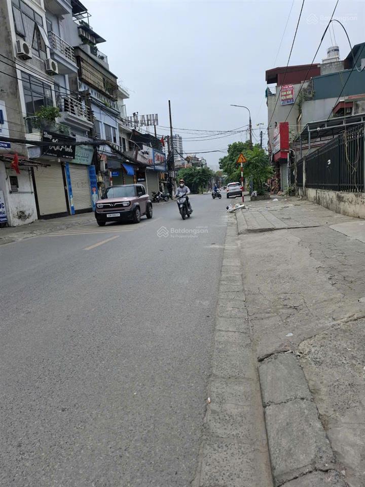 Bán đất phố đức giang 70m2 , trước đất vỉa hè, 3 ô tô tránh nhau, kinh doanh, gần bình minh garden