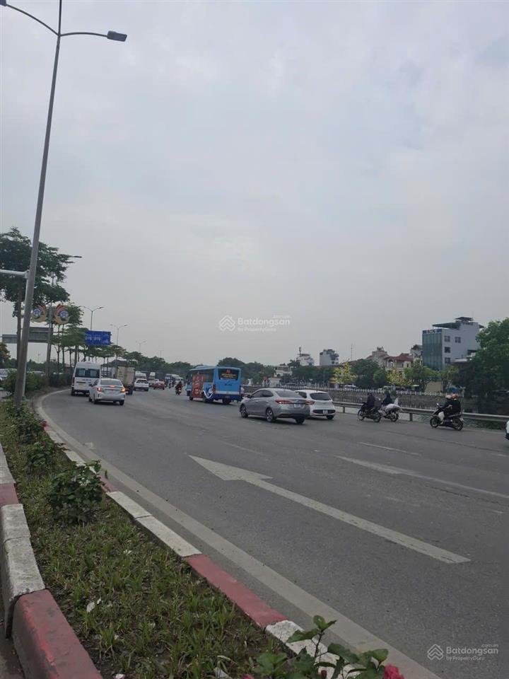 Bán đất 90m2, sổ đẹp như tờ a4, mặt tiền rộng, trước đất ô tô tránh, thông với nguyễn lam