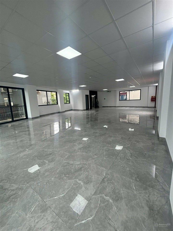 Tòa nhà 150m2, 10 tầng lô góc, mặt phố hồng tiến, cách cầu trần hưng đạo 200m, 3 thoáng trước sau