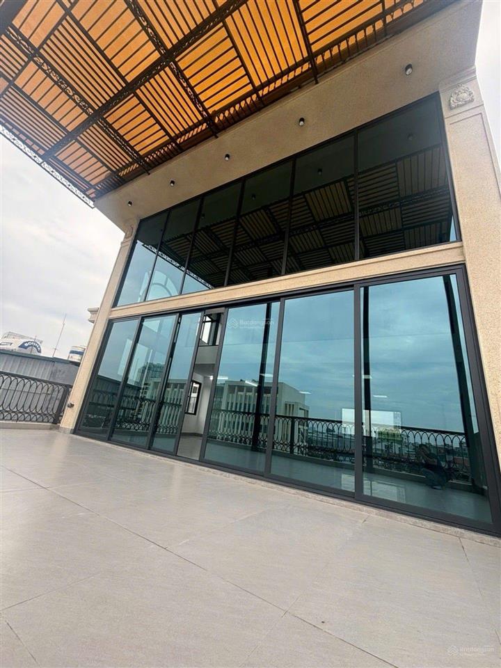 Tòa nhà 150m2, 10 tầng lô góc, mặt phố hồng tiến, cách cầu trần hưng đạo 200m, 3 thoáng trước sau