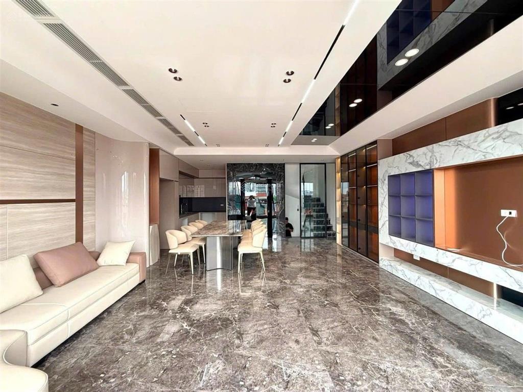 Nhà đẹp phố nguyễn văn cừ, 65m2, 8 tầng, oto, mặt tiền rộng, gần bv tâm anh, cầu chương dương