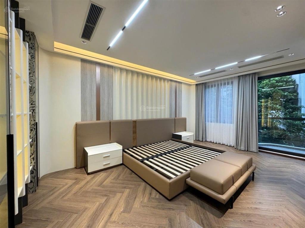 Nhà đẹp phố nguyễn văn cừ, 65m2, 8 tầng, oto, mặt tiền rộng, gần bv tâm anh, cầu chương dương