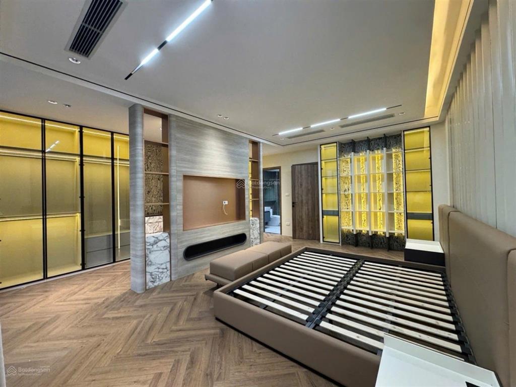 Nhà đẹp phố nguyễn văn cừ, 65m2, 8 tầng, oto, mặt tiền rộng, gần bv tâm anh, cầu chương dương