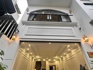 Bán nhà riêng tại ngọc thụy, 11,9 tỷ, 40m2, 7 tầng, mặt tiền 4m gần cầu chương dương, ô tô