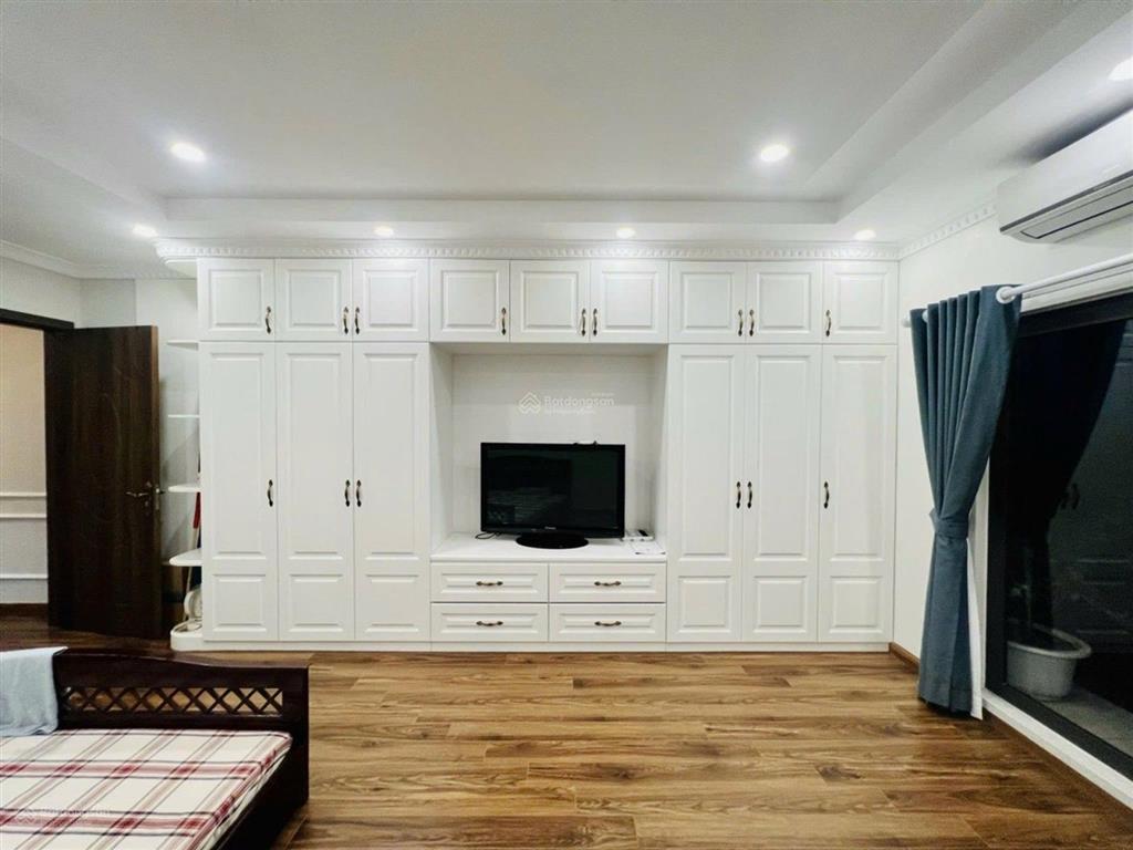 Bán nhà riêng tại ngọc thụy, 11,9 tỷ, 40m2, 7 tầng, mặt tiền 4m gần cầu chương dương, ô tô