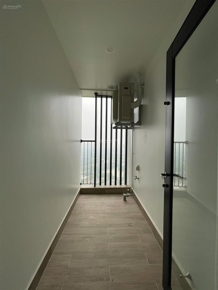 Giảm sâu 300tr  bán nhanh căn 1n view biệt thự đảo sang nước ngoài định cư.  em 0836 823 ***