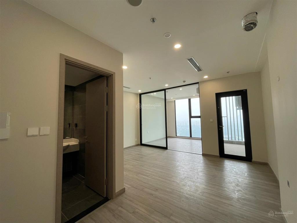 Giảm sâu 300tr  bán nhanh căn 1n view biệt thự đảo sang nước ngoài định cư.  em 0836 823 ***