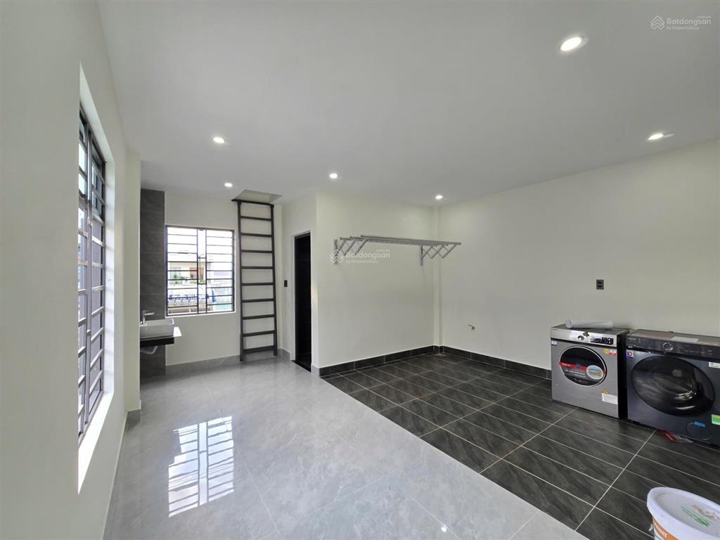 Bán nr tại nguyễn đức thiệu, 8,4 tỷ, 100m2, bao đẹp, hàng hot